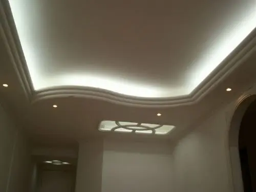 Forro de gesso com luminária embutida circular