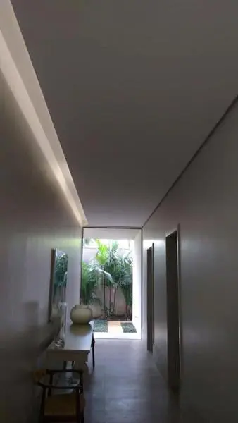 Forro de gesso com acabamento premium em cobertura no Guarujá